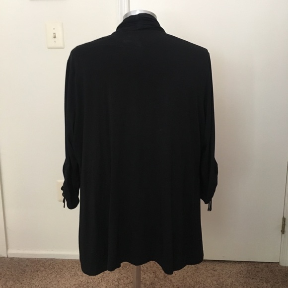 JM Collection ruched black open cardigan. - Picture 2 of 8